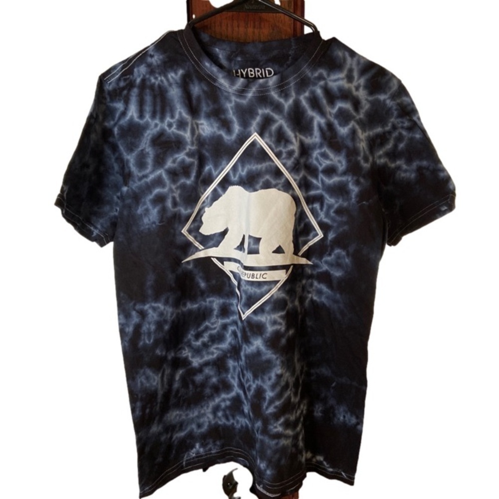 2 nwot graphic t-shirts